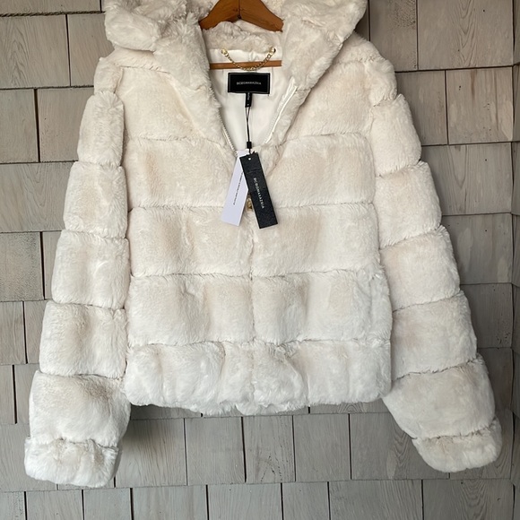 ❣️HOST PICK❣️ BCBG Lux Faux Fur Walker Jacket with Hood NWT - Picture 4 of 9